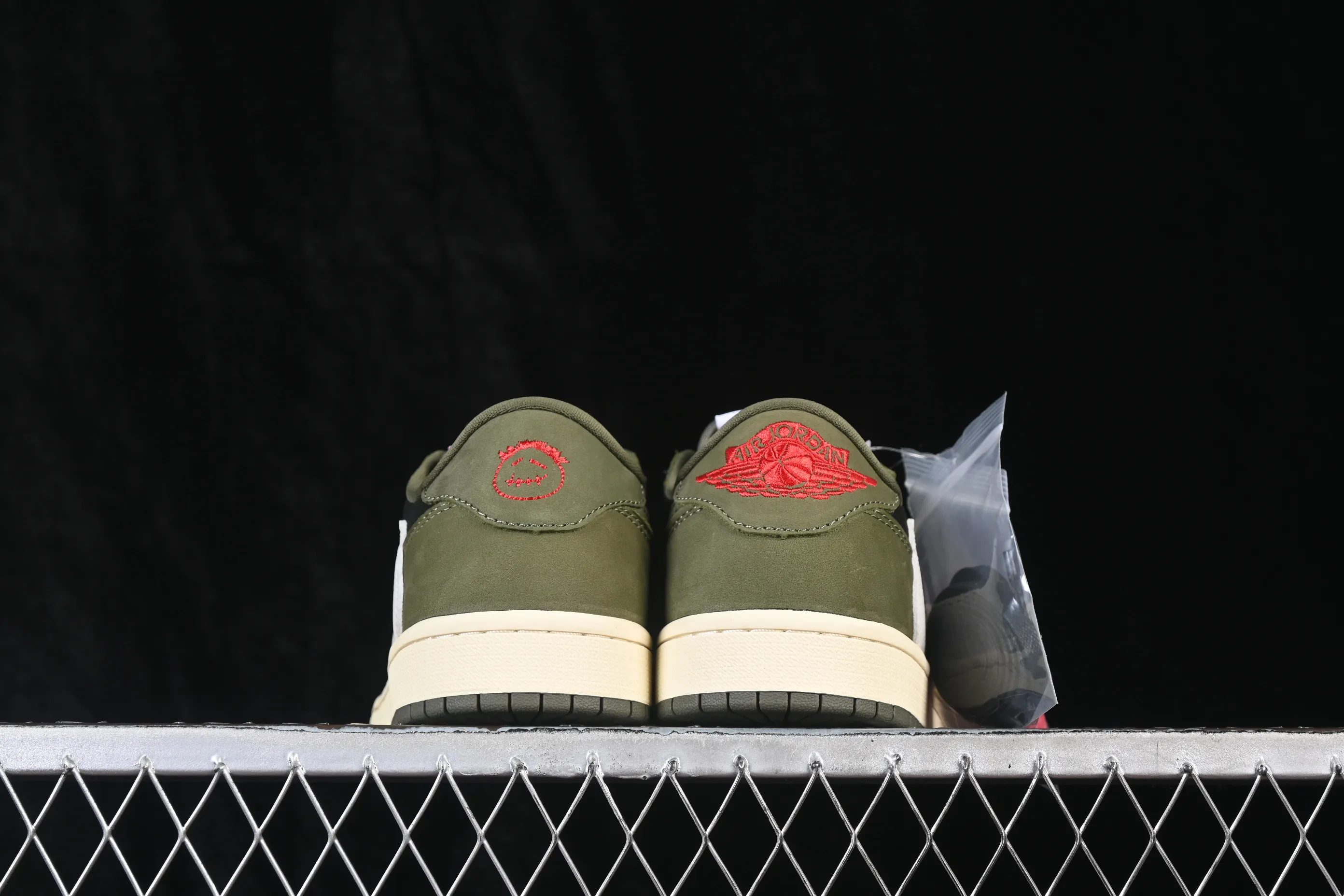 All categories Air Jordan Jordan series basketball shoes Air Jordan 1 Low ZG version Travis Scott x Air Jordan 1 Low OG AJ1 Joe 1 undercut low top full head layer DM7866-002